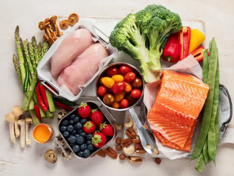 Aliment de régime cétogène. Produits sains à faible teneur en glucides. Concept de régime Keto.